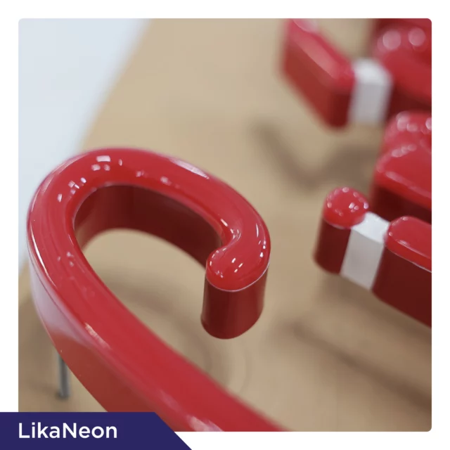 🔴✨ Our LikaNeon red letters shine bright with a flawless finish! Perfectly crafted for a bold, eye-catching look, they bring the classic neon effect with modern durability. 🔴✨