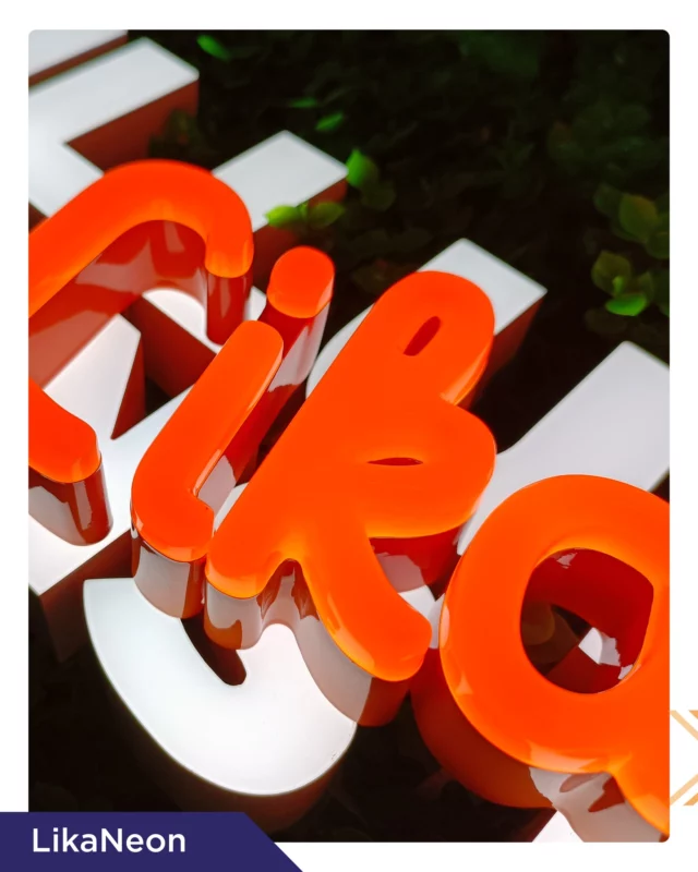 👀 Regardez de plus près…

Nos enseignes sont conçues avec précision, pour un rendu impeccable sous tous les angles. Ce LikaNeon orange a parfaitement trouvé sa place sur notre LikaSlim !

#blocled #light #enseignelumineuse #enseigne #sign #ledlights #led