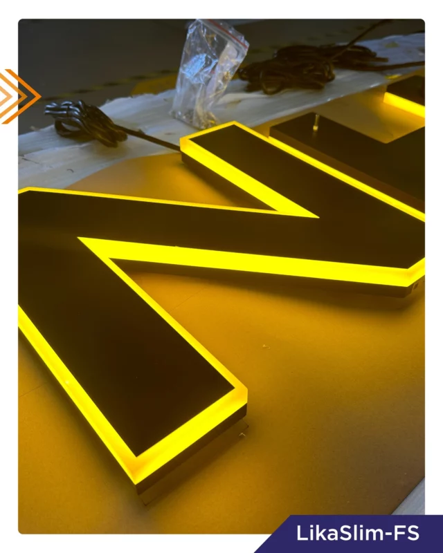 🎨 Lumière sur-mesure

Nous mettons tout notre savoir-faire en œuvre pour créer des enseignes aux designs exigeants : comme cette enseigne en LikaSlim, qui met en lumière une maîtrise parfaite des zones diffusantes. 

#blocled #light #enseignelumineuse #enseigne #sign #ledlights #led